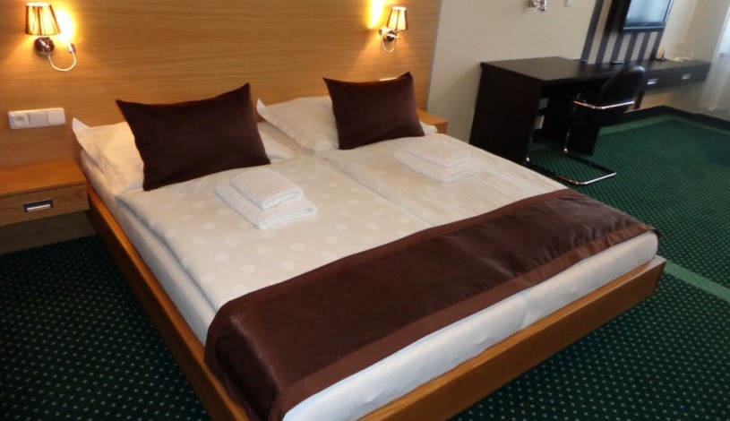 Hotel POD VĚŽÍ  Hradec Králové